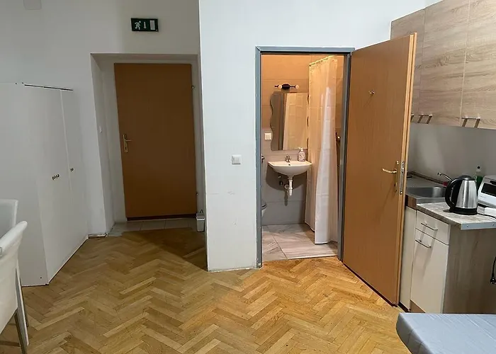 Easybook-in 2* Viena